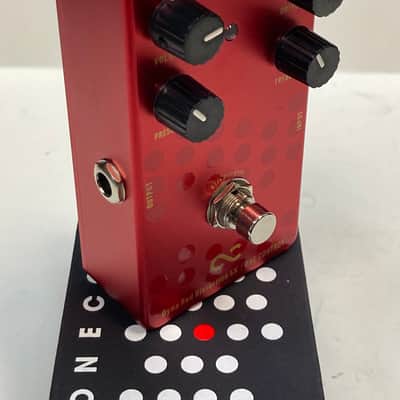 One Control Dyna Red Distortion 4k image 2