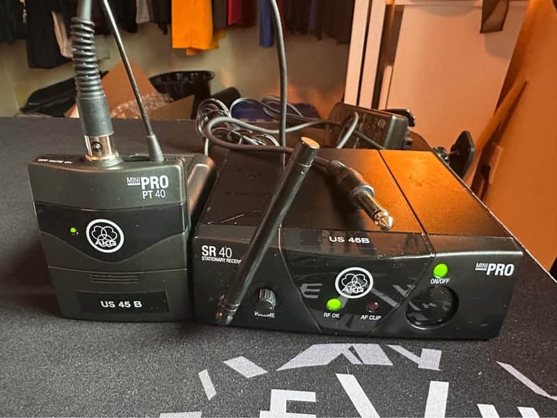AKG WMS40 Mini Pro Wireless guitar unit image 1