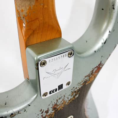 2025 Fender Custom Shop 1965 Stratocaster Super Heavy Relic - Super Faded Aged Firemist Silver over 3 Color Sunburst image 10