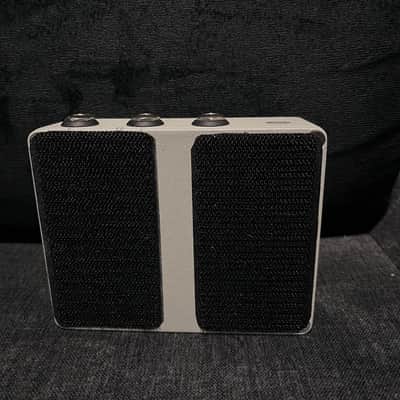 Walrus Audio Luminary Quad Octave Generator V2 2018 - Present - White image 3