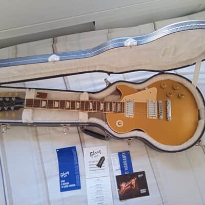 2010 Gibson Les Paul Goldtop image 2