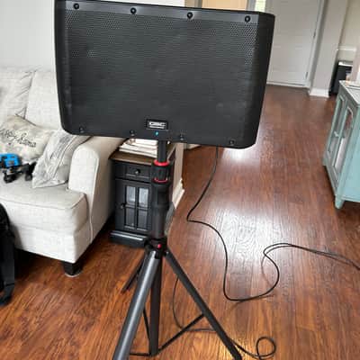 (4) QSC KLA12 KLA Series 12" Powered Line Array Speakers with Bags image 7