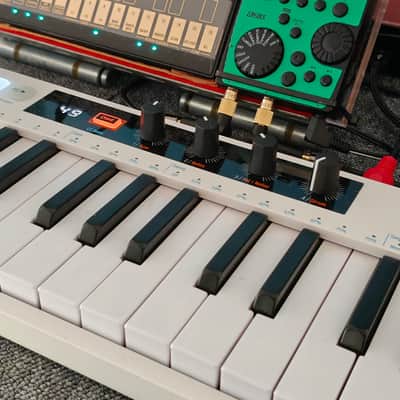 Immagine Arturia KeyStep 37 MIDI Controller 2021 - 2025 - White - 2