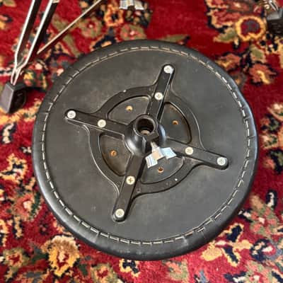 DW DWCP5100 5000 Series Round Drum Throne with Oversized Locking Nut 2010s - Chrome image 5