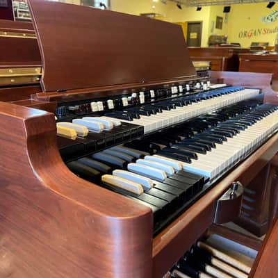 Hammond B3 and leslie 145 image 3