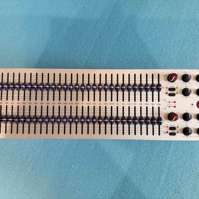 Klark Teknik DN370 Dual 30-Band Graphic Equalizer • Excellent Condition image 6