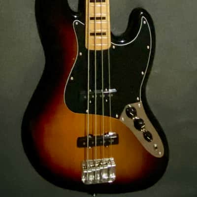 Squier Jazz bass image 3