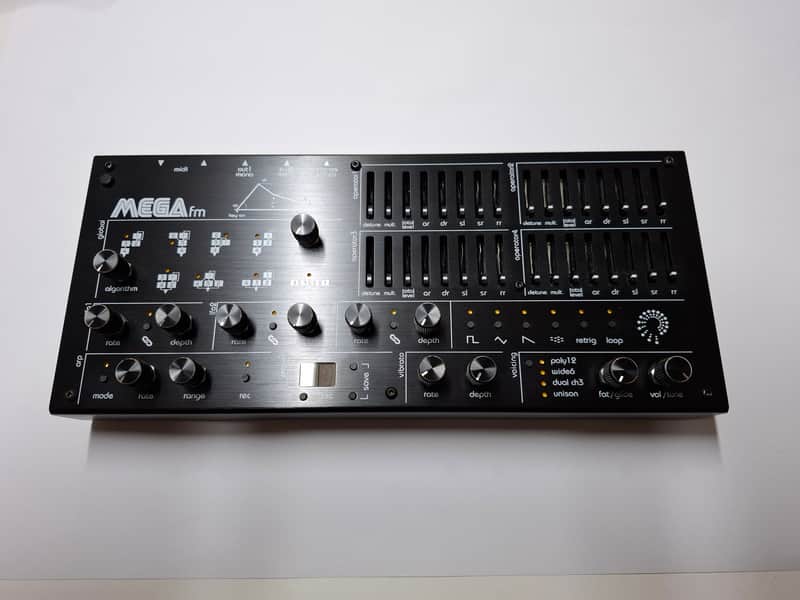 Twisted Electrons Twisted Electrons MEGAfm MKII 2025 - black image 1