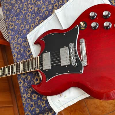 Gibson SG Standard Heritage Cherry 2016 with original case image 3