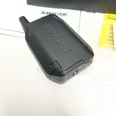 Shure GLXD1=-Z2 Shure GLXD1 Z2 Digital Wireless Bodypack Transmitter SB902 1900mAh Battery WA302 Premium Guitar/Bass Instrument Straight Cable Locking 1/4-inch SBC10-MICROB USB Cable Charger GLX GLXD16 D6 GLXD6 GLXD4 Wireless System Carry Case Bag Pouch image 7