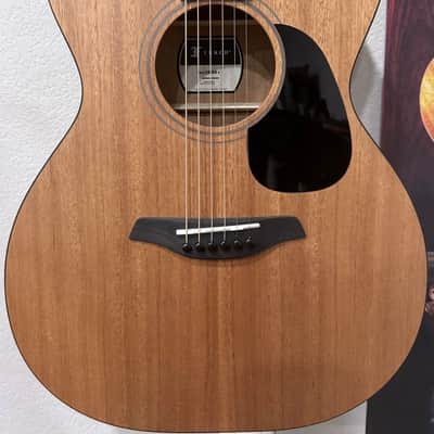 Furch Blue OM-MM a - All Solid African Mahogany **CNR Active** w/ Bag image 5