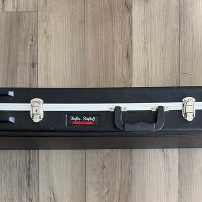Ernie Ball Music Man Hardshell Case For Bass - Black image 3