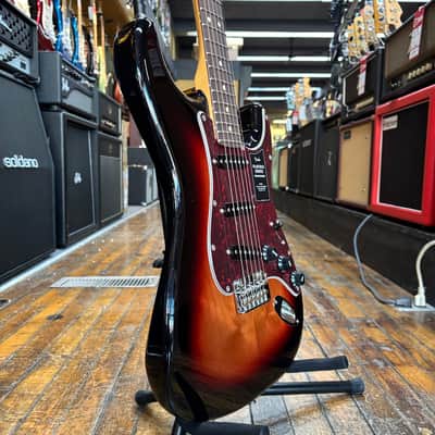 Fender Limited Edition Player II Stratocaster 3-Color Sunburst w/Tortoiseshell Pickguard image 2