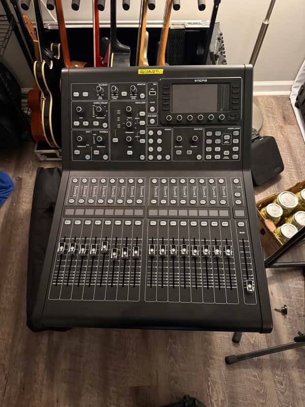 Midas M32R LIVE Digital Mixing Console 2018 - Present - Black image 1