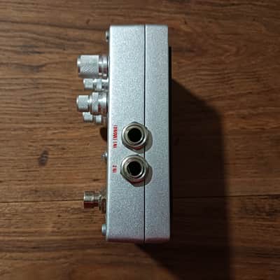 DigiTech Dirty Robot Synth Pedal 2010s - Graphic image 2