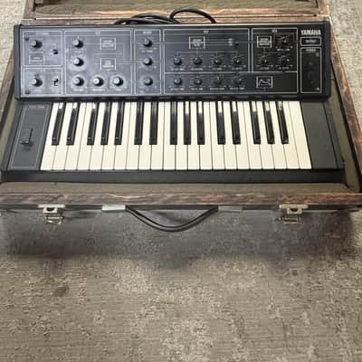 Vintage Yamaha CS-5 Analog Synthesizer – Made in Japan – Hard Case Included image 2