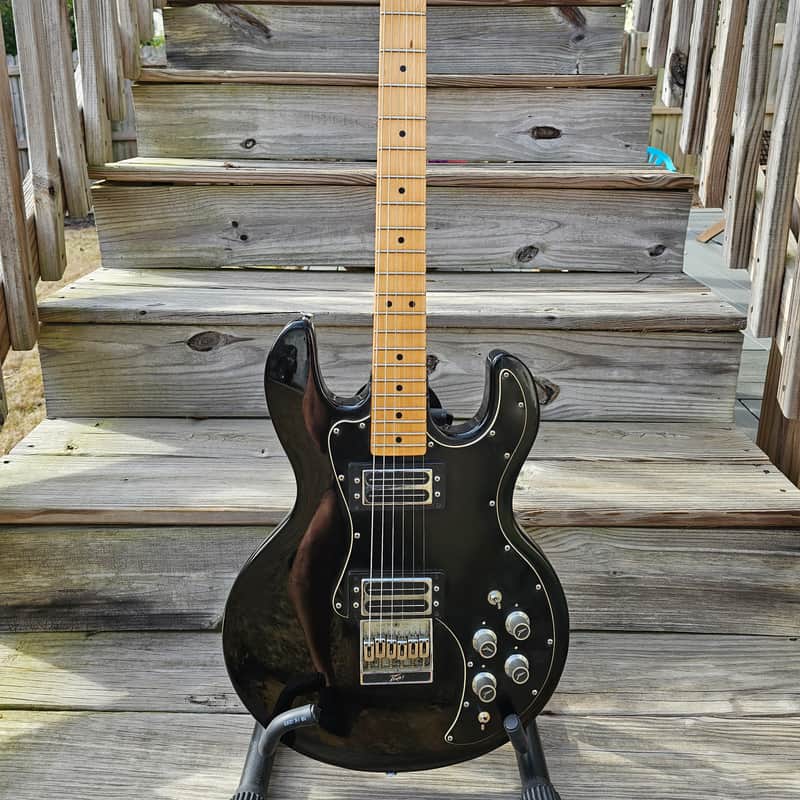 1978 – 1988 Peavey T-60 with Maple Fretboard Black