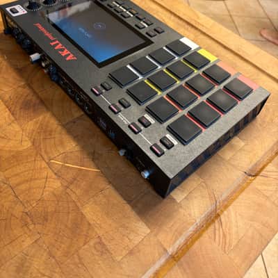 Akai MPC Live Standalone Sampler / Sequencer 2017 - 2020 - Black image 9