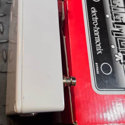 Electro-Harmonix Deluxe Big Muff Pi Distortion Fuzz / Sustainer Mids 2014 - Present - Black / Red image 7