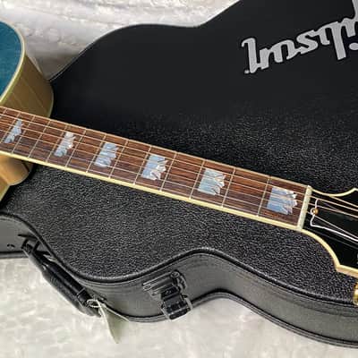 NEW ! Gibson SJ-200 Standard - Custom Shop - Dealer Select - Super RARE - Blue Top - Authorized Dealer - AAAAA Flamed Natural Maple Back & Sides - G07206 image 4
