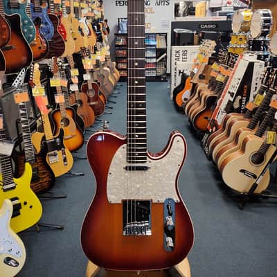 Fender American Deluxe Telecaster w/ Fender Hard Case - Aged Cherry Sunburst image 3