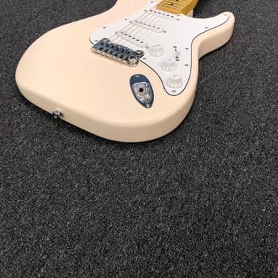 G&L Tribute Series Legacy - White Gloss with Maple Fretboard image 9