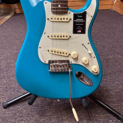 Fender American Pro II Stratocaster, 2023, Miami Blue with Hardshell Case image 4