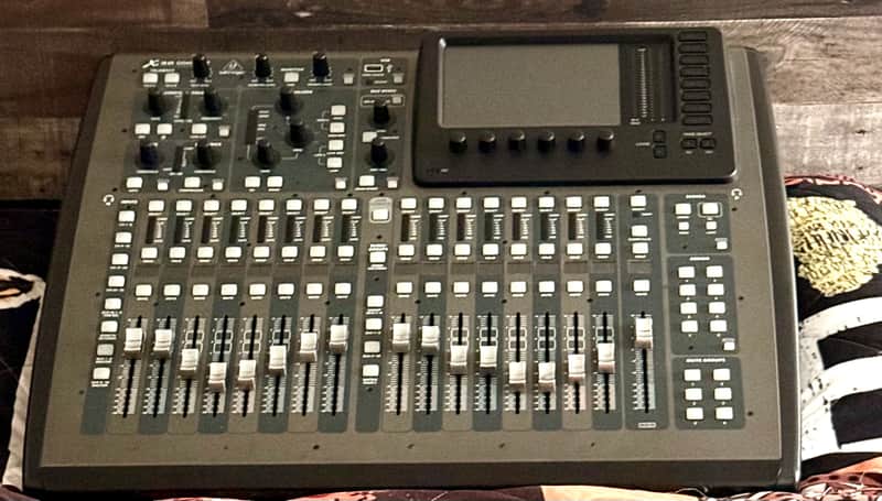 Behringer X32 Producer 40-Input 25-Bus Digital Mixing Console 2013 - Present - Standard