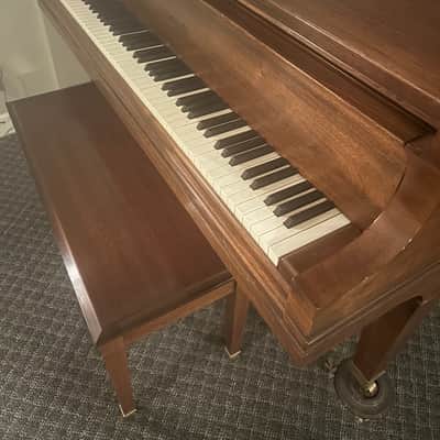 Baldwin L. Circa (Grand) 70's - Walnut image 5