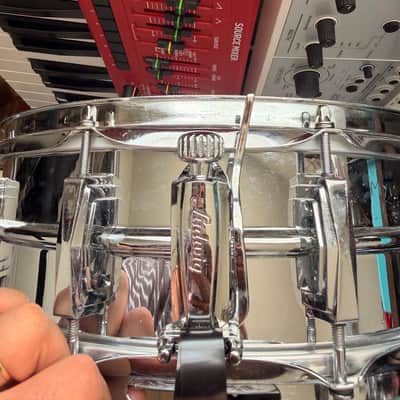 Ludwig No. 400 Supraphonic 5x14" 10-Lug Aluminum Snare Drum with Pointed Blue/Olive Badge 1969 - 1979 - Chrome-Plated image 5