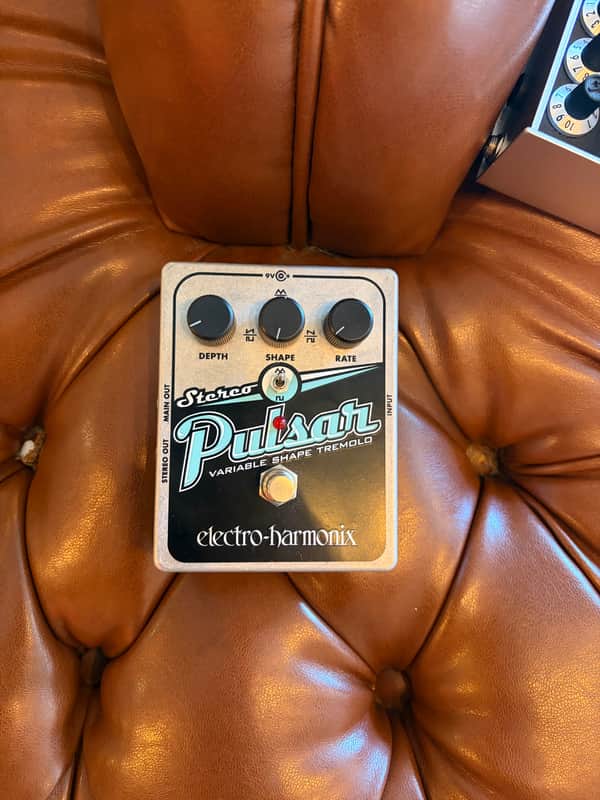Electro-Harmonix Stereo Pulsar Analog Tremolo 2007 - Present - Blue image 1