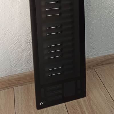 ROLI Seaboard RISE 49 MK1 (Mint / Factory Condition) with Original Boxes & Dedicated ROLI Hard Case image 8