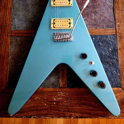 Hondo Deluxe Series 767 HH flying V vintage '80s - blue image 2
