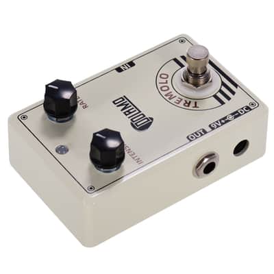 Dolamo D-13 Vintage Style Tremolo Electric Guitar Effect Pedal w/Intensity New image 2
