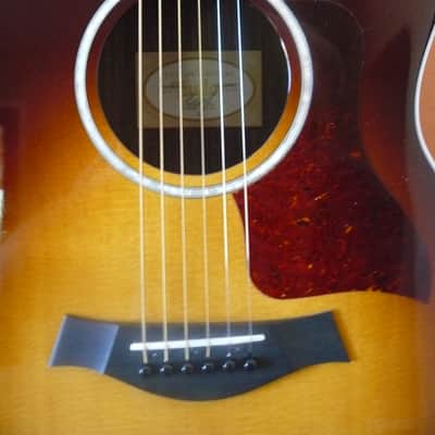 Taylor 214e SB DLX 2019 - Tabacco Sunburst image 3