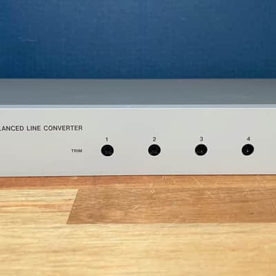 Tascam LA-81 8ch Balanced to Unbalanced Line Converter image 2