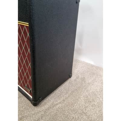 Vox AC15VR and Vox Footswitch - Good image 5