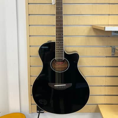 Yamaha APX600 Thinline with Electronics 2010s - Black image 1