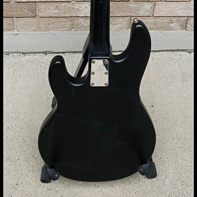 Ernie Ball Music Man USA Stingray SUB Bass 2003 Black image 2