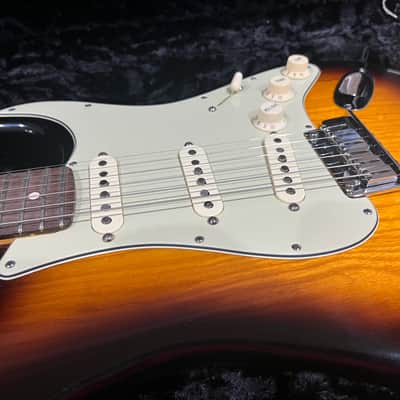 Fender Custom Shop Deluxe Stratocaster 2009 - Birdseye Neck image 4