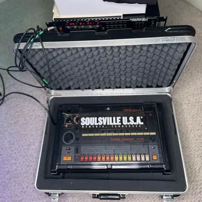 Roland TR-808 Collector’s Bundle