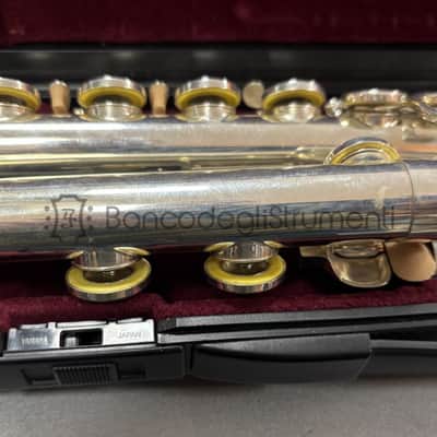 Yamaha YFL-221SII Silver transverse flute in C image 5