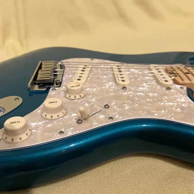 Fender American Elite Stratocaster SSS with Maple Fretboard 2016 - 2019 - Ocean Turquoise Metallic image 17