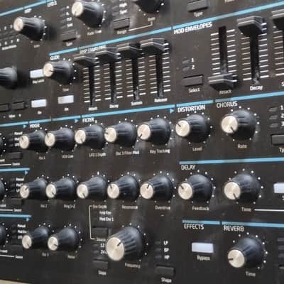 Novation Peak 8-Voice Desktop Synthesizer 2017 - Present - Black image 2