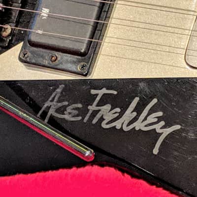 Washburn 1987 AF-40V Ace Frehley Signature Guitar OHSC + Gibson Lightning Bolt Strap RARE! image 4
