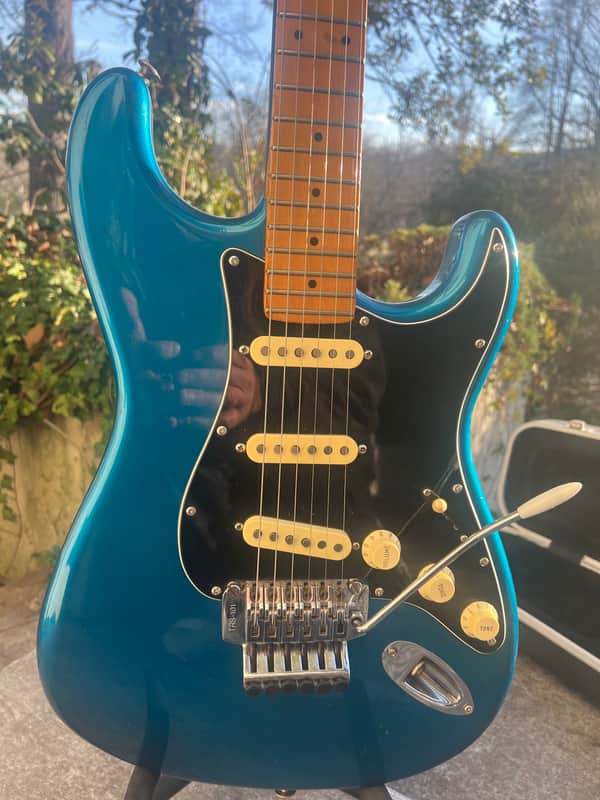 Fender Made in Japan Floyd Rose Stratocaster 1999 - Blue sparkle image 1