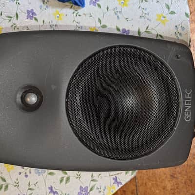 Genelec 8040A 6.5" Powered Nearfield Studio Monitor (Single) 2005 - 2013 - Gray image 2