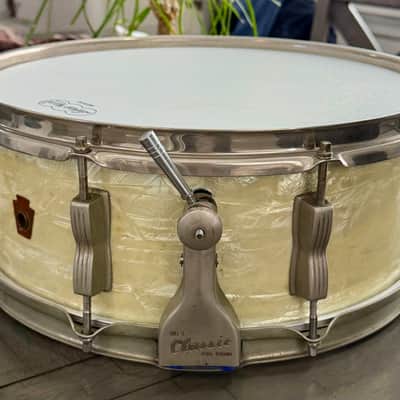 WFL No. 900 Buddy Rich Super Classic 5.5x14" 8-Lug Snare Drum with P-87 Strainer 1948 - 1959 - White Marine Pearl image 2