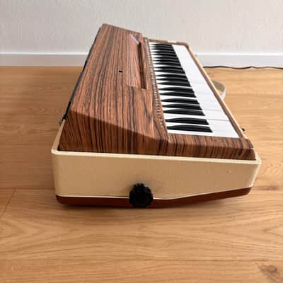 Mysterious Italian Cased Electric Reed Organ (Italy, 1960s)! Probably Orla! Read the ad! image 8