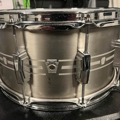 Ludwig LSTSLS0714 Heirloom Stainless Steel 7x14” Snare Drum with Imperial Lugs 2017 - Present - Brushed Engraved Stainless Steel image 2